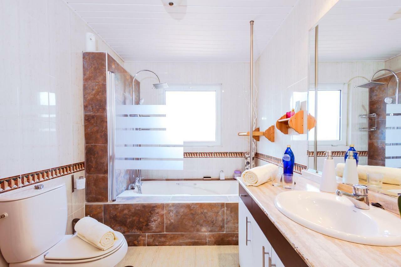 Villa Hibiscus Centrum Corralejo Beach Private Pool Family Екстериор снимка